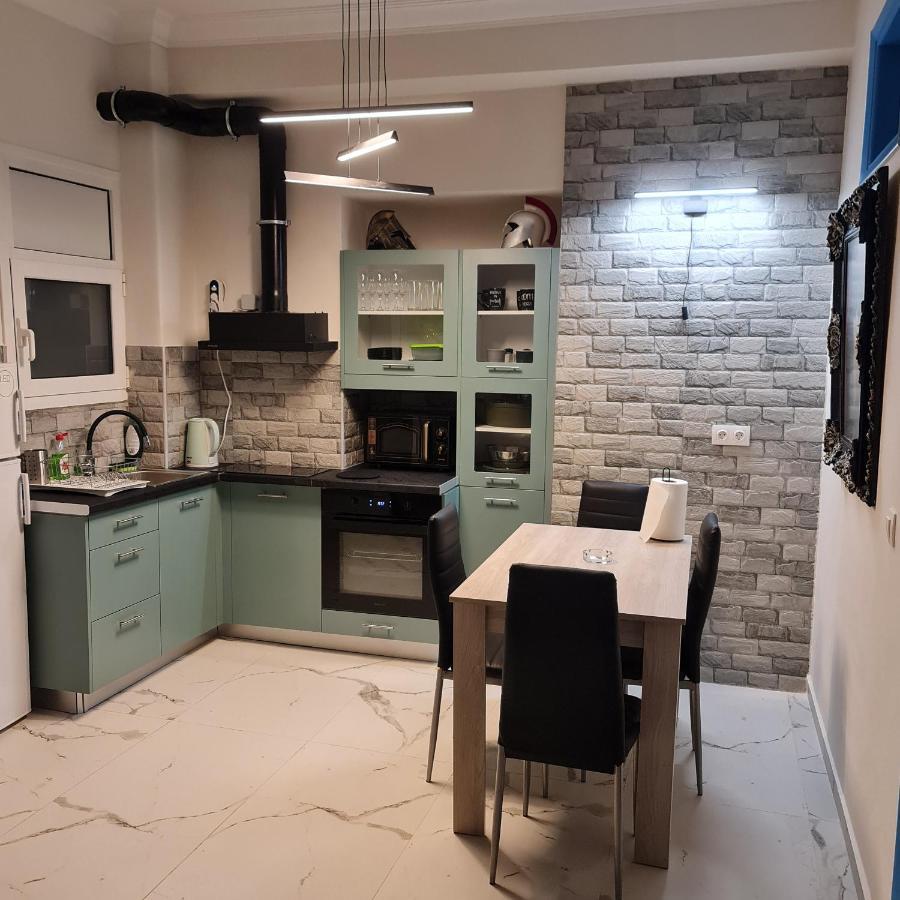 Full Apartment Near Kato Patissia Атина Екстериор снимка