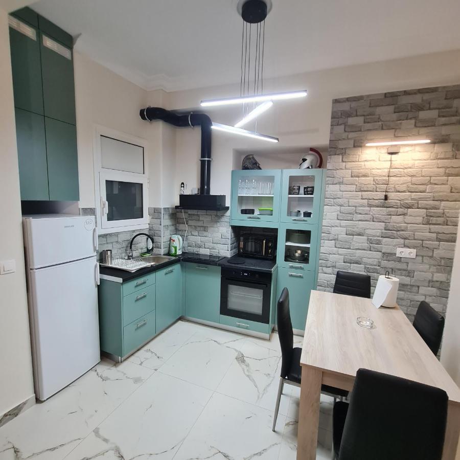 Full Apartment Near Kato Patissia Атина Екстериор снимка