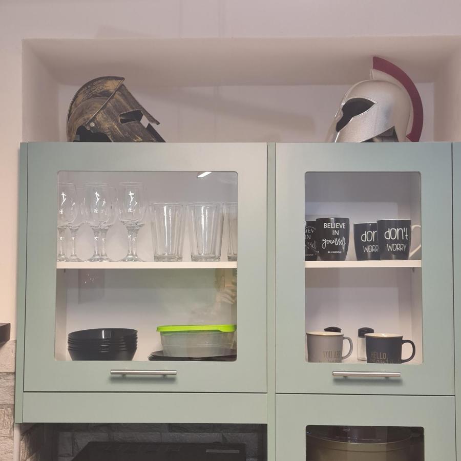 Full Apartment Near Kato Patissia Атина Екстериор снимка