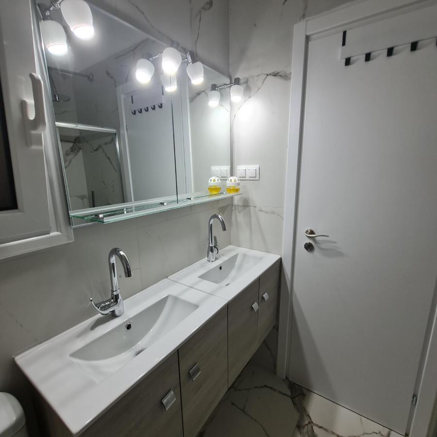 Full Apartment Near Kato Patissia Атина Екстериор снимка